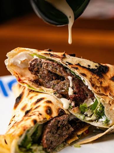 Espetinhos de souvlaki